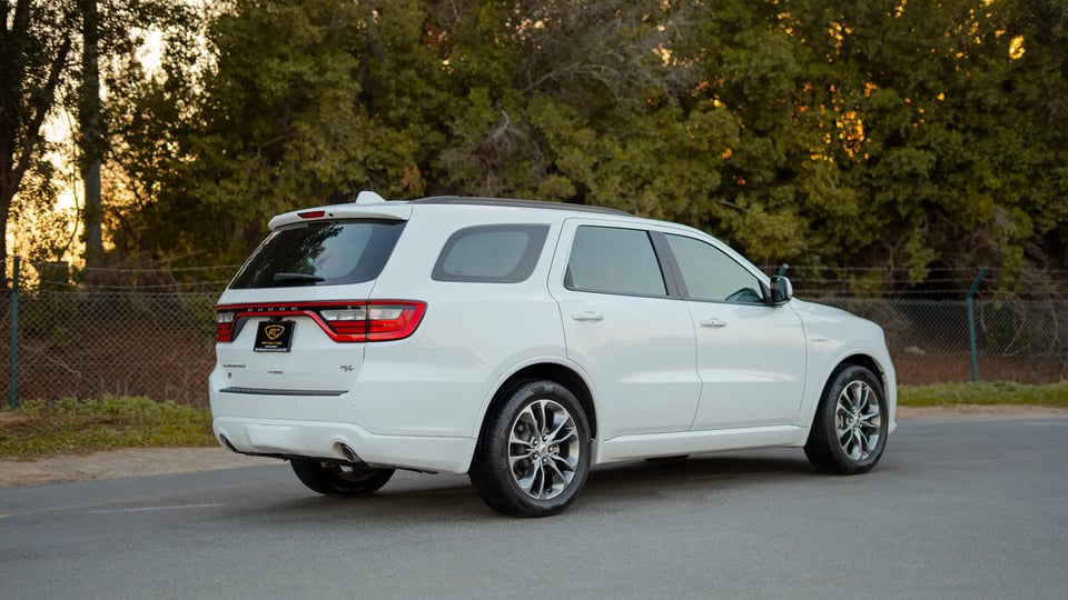 Used 2020 Dodge Durango R/T in White – Right Back Diagonal (45°) View for Sale at First Choice Cars Dubai Sharjah