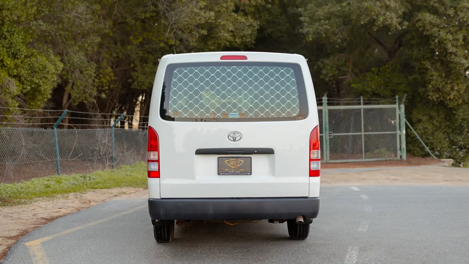 Used 2009 Toyota Hiace GL Standard Roof in White – Back/Rear View for Sale at First Choice Cars Dubai Sharjah