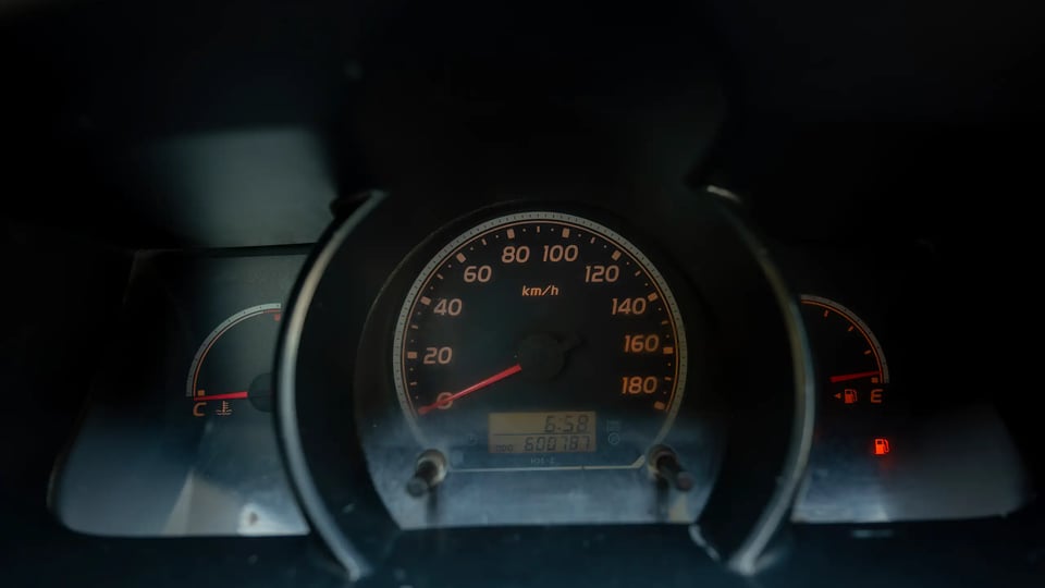 Used 2009 Toyota Hiace GL Standard Roof in White – Odometer / Mileage Reading View for Sale at First Choice Cars Dubai Sharjah