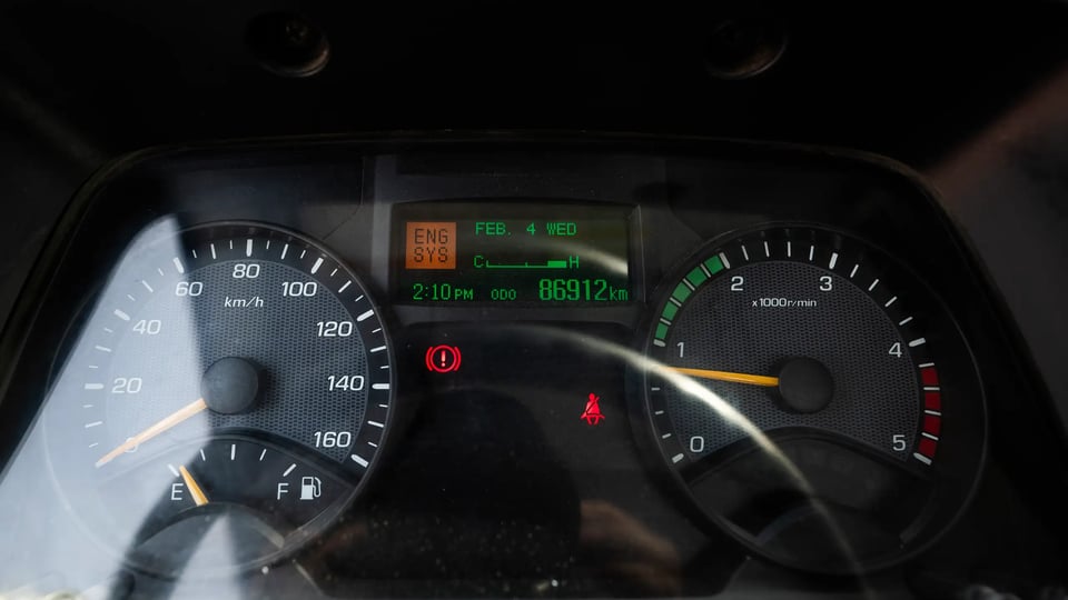 Used 2023 Mitsubishi Canter Cargo Body in White – Odometer / Mileage Reading View for Sale at First Choice Cars Dubai Sharjah