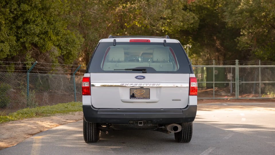 Used 2017 Ford Expedition XLT in White – Back/Rear View for Sale at First Choice Cars Dubai Sharjah