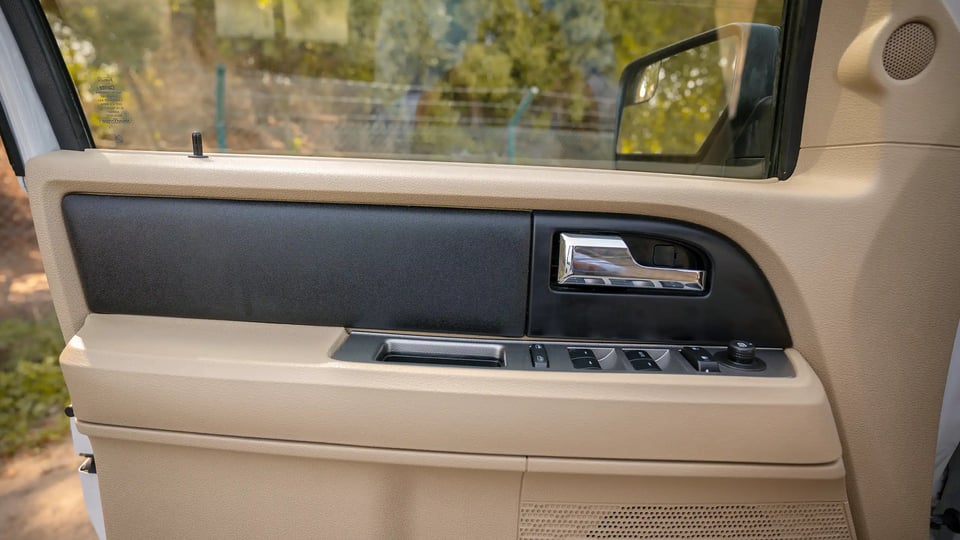 Used 2017 Ford Expedition XLT in White – Driver Door Panel Full View for Sale at First Choice Cars Dubai Sharjah