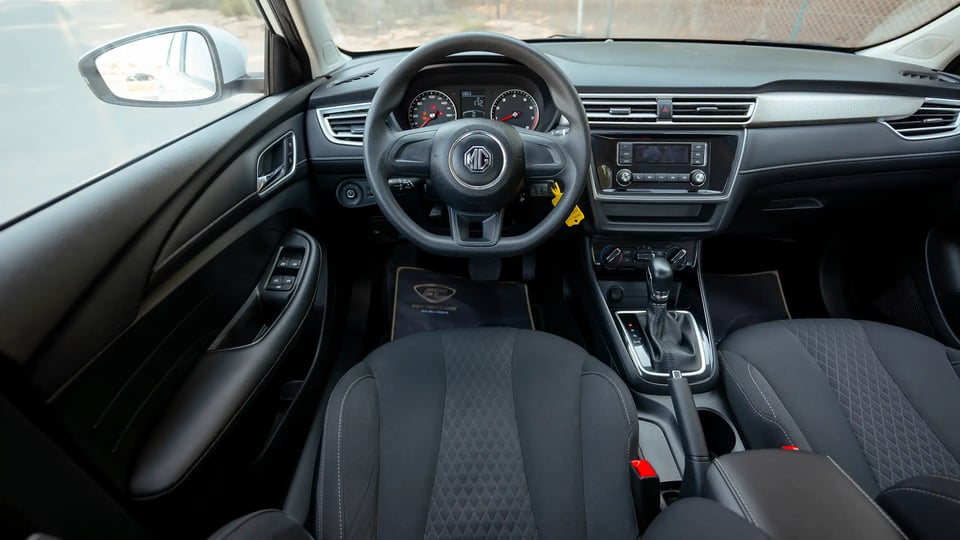 Used 2022 MG 5 Comfort in White – Steering Wheel & Instrument Cluster for Sale at First Choice Cars Dubai Sharjah