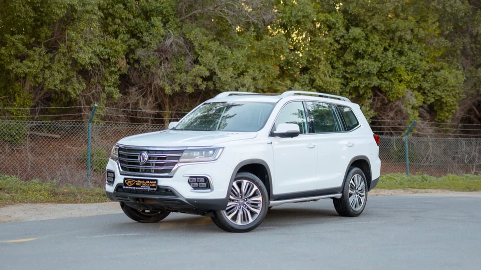 Used 2021 MG RX8 Luxury in White – Left Front Diagonal (45°) View for Sale at First Choice Cars Dubai Sharjah