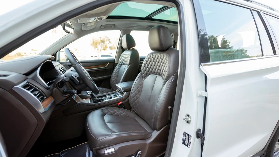 Used 2021 MG RX8 Luxury in White – Front Driver Side Cabin View for Sale at First Choice Cars Dubai Sharjah