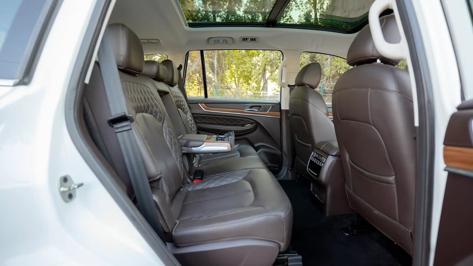 Used 2021 MG RX8 Luxury in White – Rear Passenger Side Cabin View for Sale at First Choice Cars Dubai Sharjah