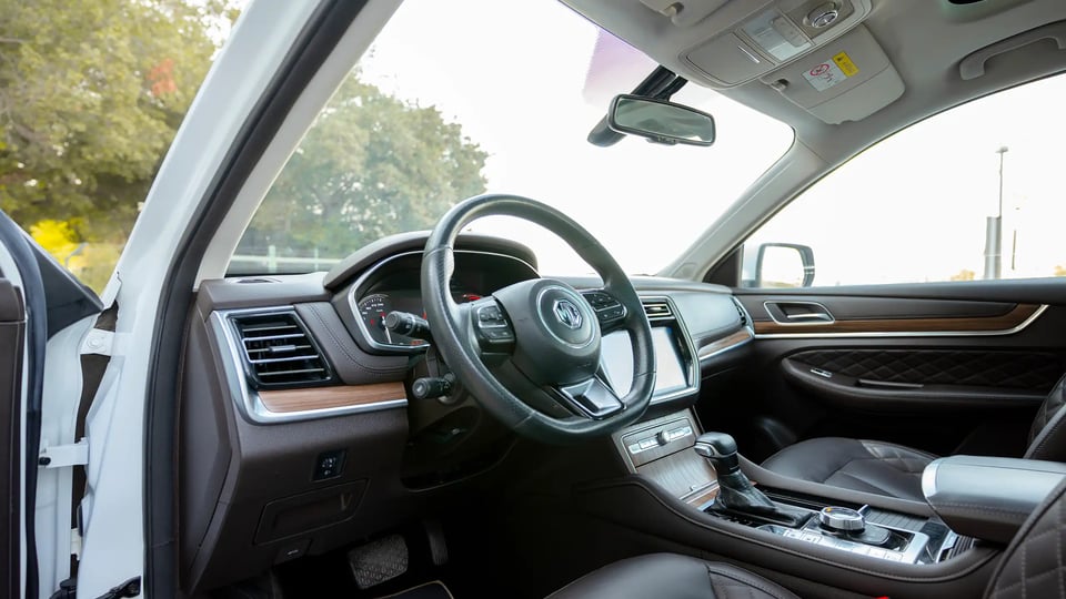 Used 2021 MG RX8 Luxury in White – Driver Side Dashboard & Steering View for Sale at First Choice Cars Dubai Sharjah