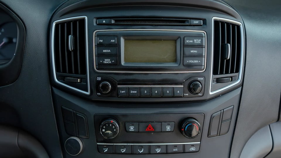 Used 2021 Hyundai H1 Cargo Van in White – Infotainment / Touchscreen System for Sale at First Choice Cars Dubai Sharjah