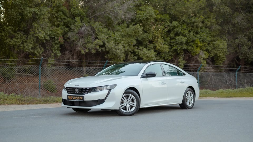 Used 2023 Peugeot 508 Allure in White – Left Front Diagonal (45°) View for Sale at First Choice Cars Dubai Sharjah