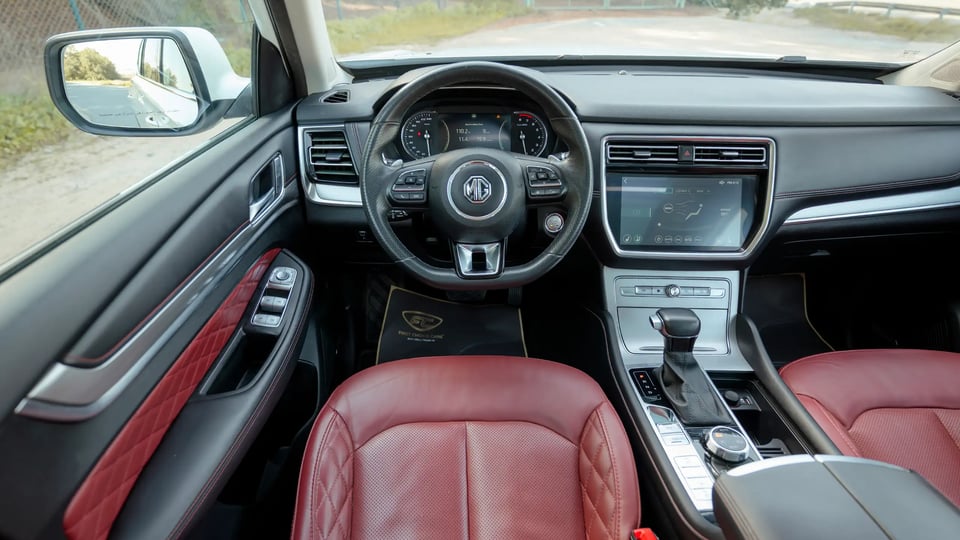 Used 2022 MG RX8 Luxury in White – Steering Wheel & Instrument Cluster for Sale at First Choice Cars Dubai Sharjah