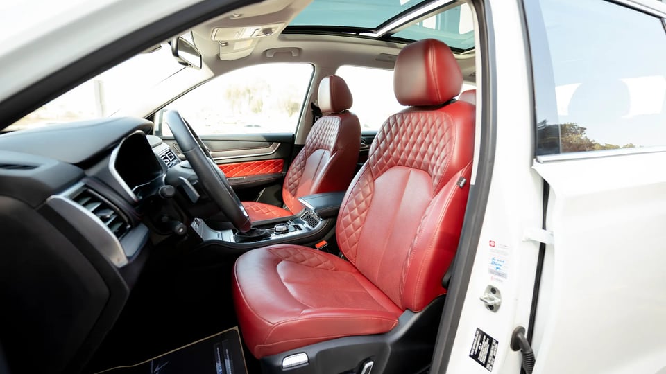 Used 2022 MG RX8 Luxury in White – Front Driver Side Cabin View for Sale at First Choice Cars Dubai Sharjah