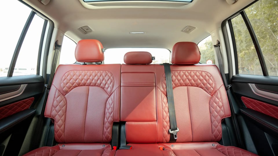 Used 2022 MG RX8 Luxury in White – Rear Seat View for Sale at First Choice Cars Dubai Sharjah