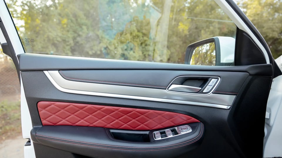 Used 2022 MG RX8 Luxury in White – Driver Door Panel Full View for Sale at First Choice Cars Dubai Sharjah