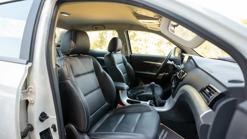 Used 2024 Dongfeng Rich 6 Double Cabin in White – Front Passenger Side Cabin View for Sale at First Choice Cars Dubai Sharjah