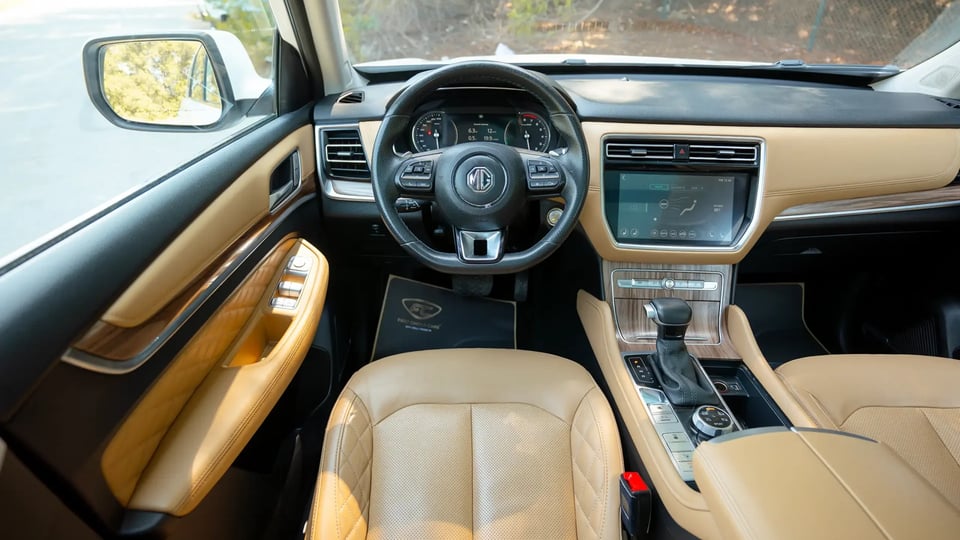 Used 2021 MG RX8 Luxury in White – Steering Wheel & Instrument Cluster for Sale at First Choice Cars Dubai Sharjah