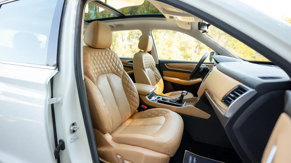 Used 2021 MG RX8 Luxury in White – Front Passenger Side Cabin View for Sale at First Choice Cars Dubai Sharjah