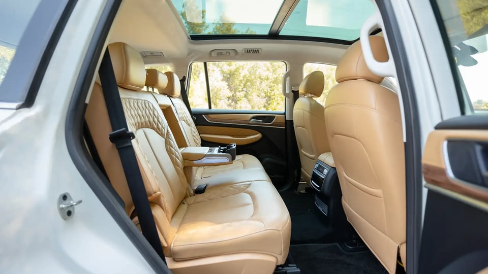 Used 2021 MG RX8 Luxury in White – Rear Passenger Side Cabin View for Sale at First Choice Cars Dubai Sharjah