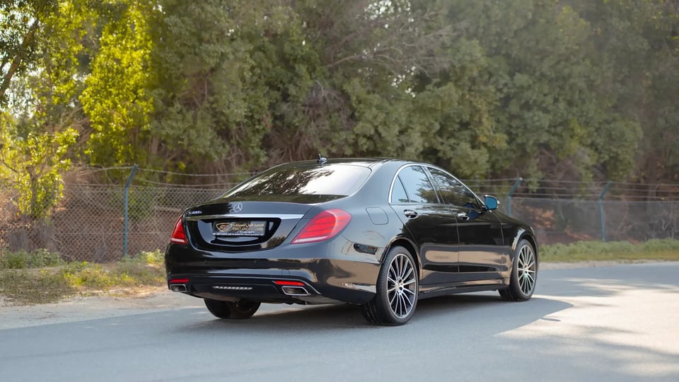 Used 2017 Mercedes-Benz S-Class S 400 in Black – Right Back Diagonal (45°) View for Sale at First Choice Cars Dubai Sharjah