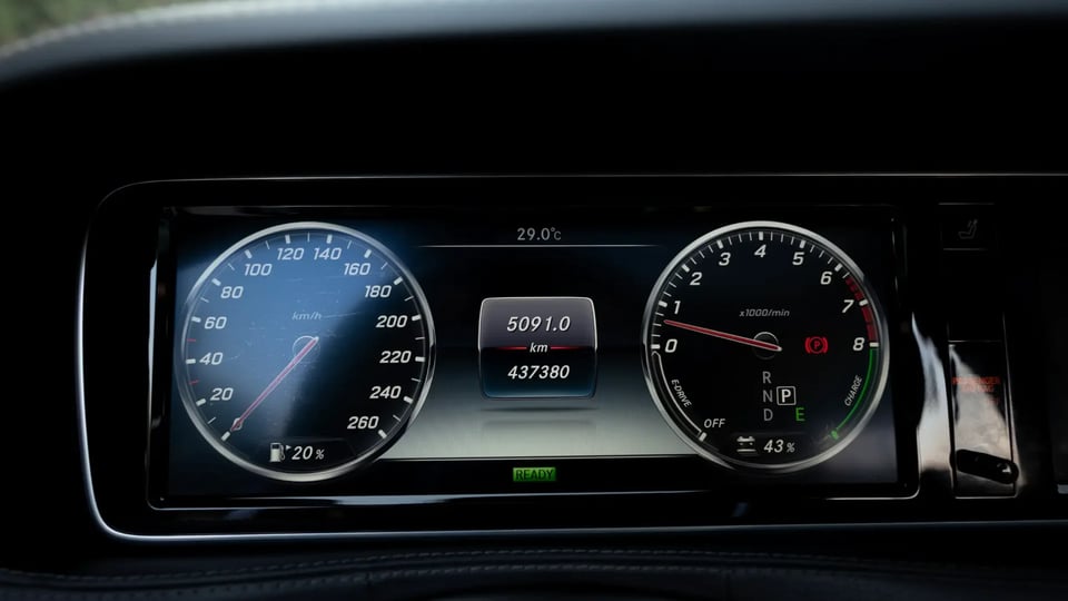 Used 2017 Mercedes-Benz S-Class S 400 in Black – Odometer / Mileage Reading View for Sale at First Choice Cars Dubai Sharjah