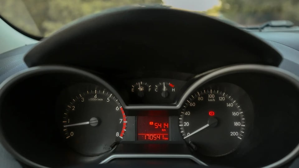 Used 2019 Mazda BT-50 XS in Red – Odometer / Mileage Reading View for Sale at First Choice Cars Dubai Sharjah