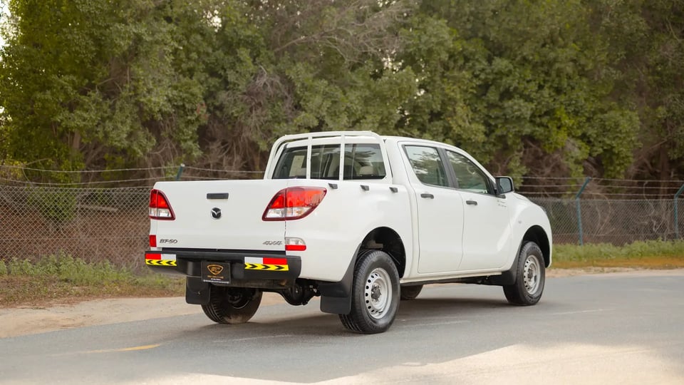 Used 2020 Mazda BT-50 XS in White – Right Back Diagonal (45°) View for Sale at First Choice Cars Dubai Sharjah