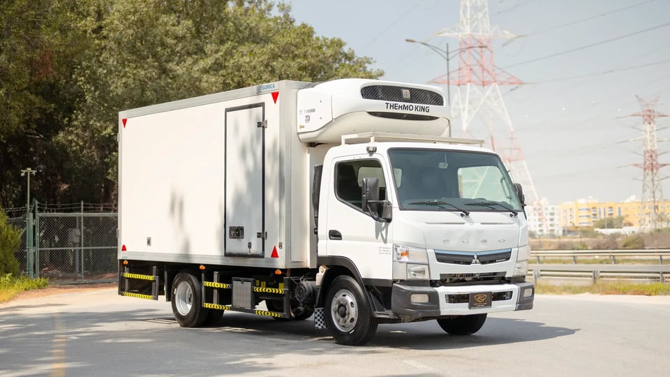 Used 2020 Mitsubishi Canter Freezer Box in White – Right Front Diagonal (45°) View for Sale at First Choice Cars Dubai Sharjah