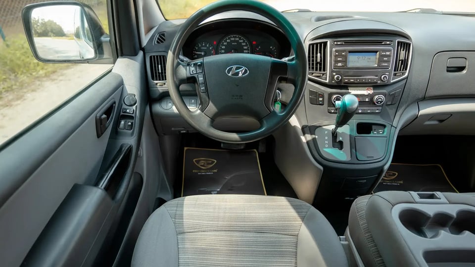 Used 2021 Hyundai H1 12-Seater Wagon in White – Steering Wheel & Instrument Cluster for Sale at First Choice Cars Dubai Sharjah