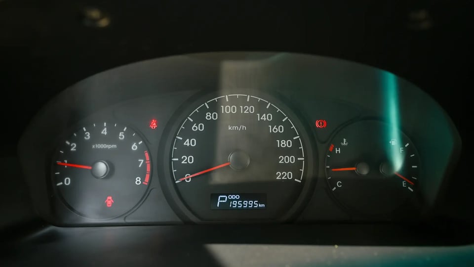 Used 2021 Hyundai H1 12-Seater Wagon in White – Odometer / Mileage Reading View for Sale at First Choice Cars Dubai Sharjah