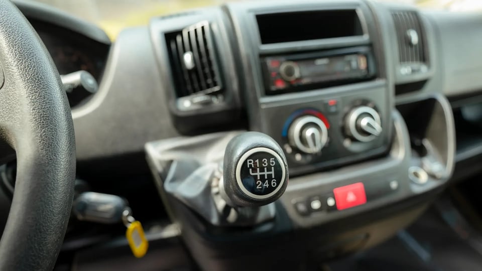 Used 2023 Peugeot Boxer L2h2 in White – Center Console & Gear Shifter for Sale at First Choice Cars Dubai Sharjah