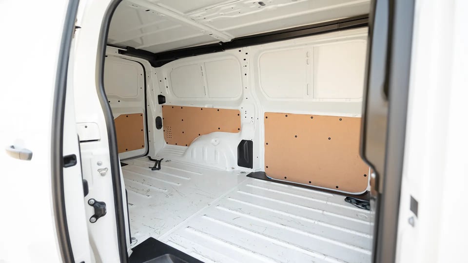 Used 2022 Peugeot Expert Delivery Van in White – Delivery Box Right Side Interior View for Sale at First Choice Cars Dubai Sharjah