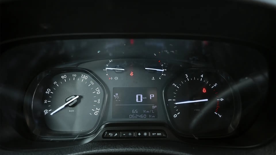 Used 2022 Peugeot Expert Delivery Van in White – Odometer / Mileage Reading View for Sale at First Choice Cars Dubai Sharjah