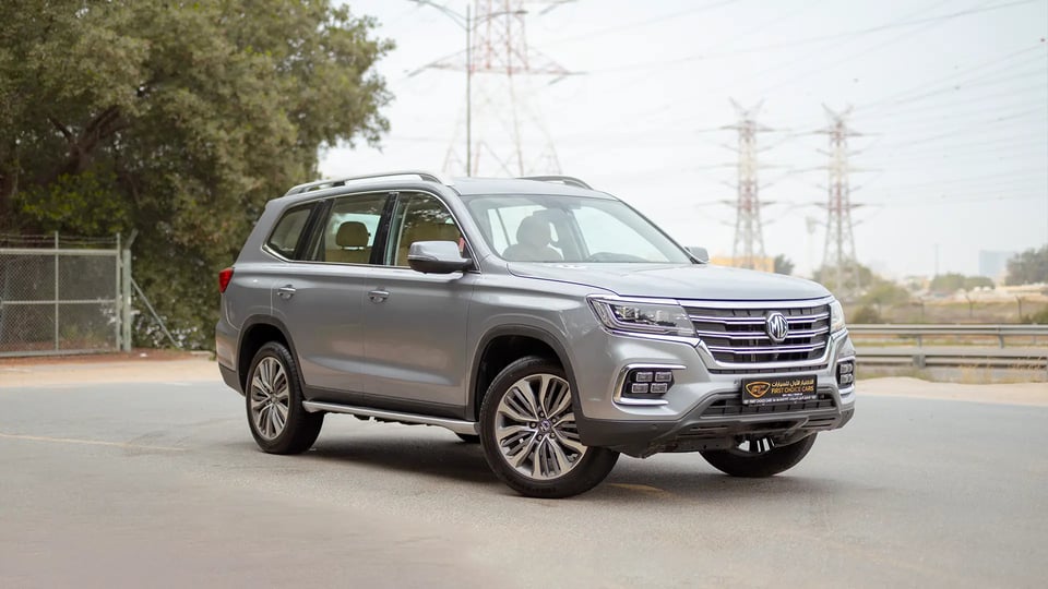 Used 2022 MG RX8 Luxury in Silver – Right Front Diagonal (45°) View for Sale at First Choice Cars Dubai Sharjah