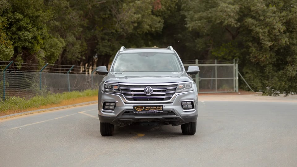 Used 2022 MG RX8 Luxury in Silver – Front View for Sale at First Choice Cars Dubai Sharjah