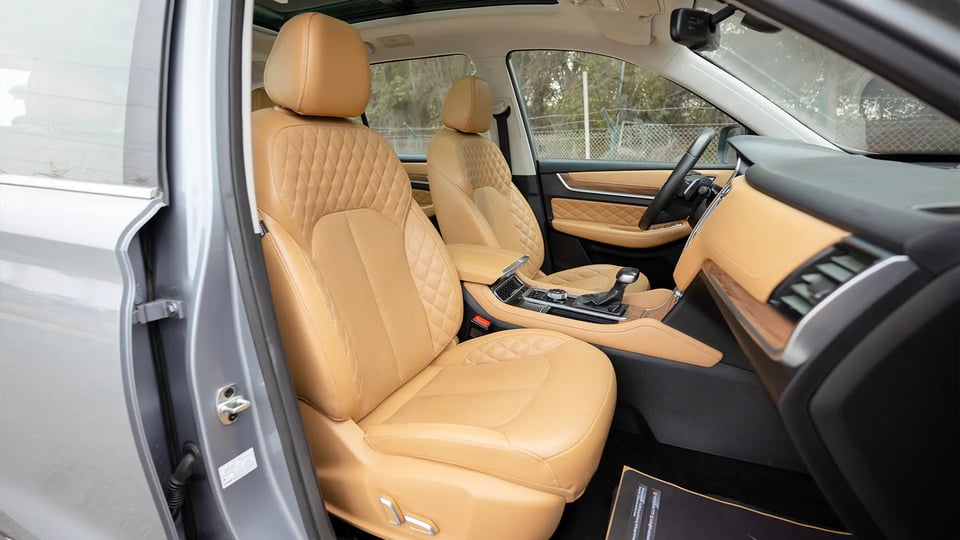 Used 2022 MG RX8 Luxury in Silver – Front Passenger Side Cabin View for Sale at First Choice Cars Dubai Sharjah