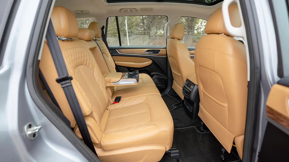 Used 2022 MG RX8 Luxury in Silver – Rear Passenger Side Cabin View for Sale at First Choice Cars Dubai Sharjah