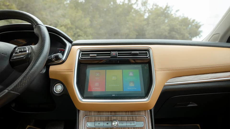 Used 2022 MG RX8 Luxury in Silver – Infotainment / Touchscreen System for Sale at First Choice Cars Dubai Sharjah