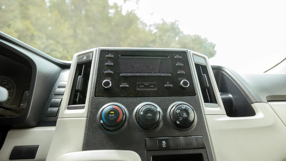 Used 2020 Toyota Hiace GLX High Roof in White – Infotainment / Touchscreen System for Sale at First Choice Cars Dubai Sharjah