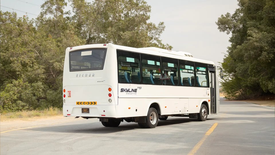 Used 2022 Eicher Skyline Pro in White – Right Back Diagonal (45°) View for Sale at First Choice Cars Dubai Sharjah