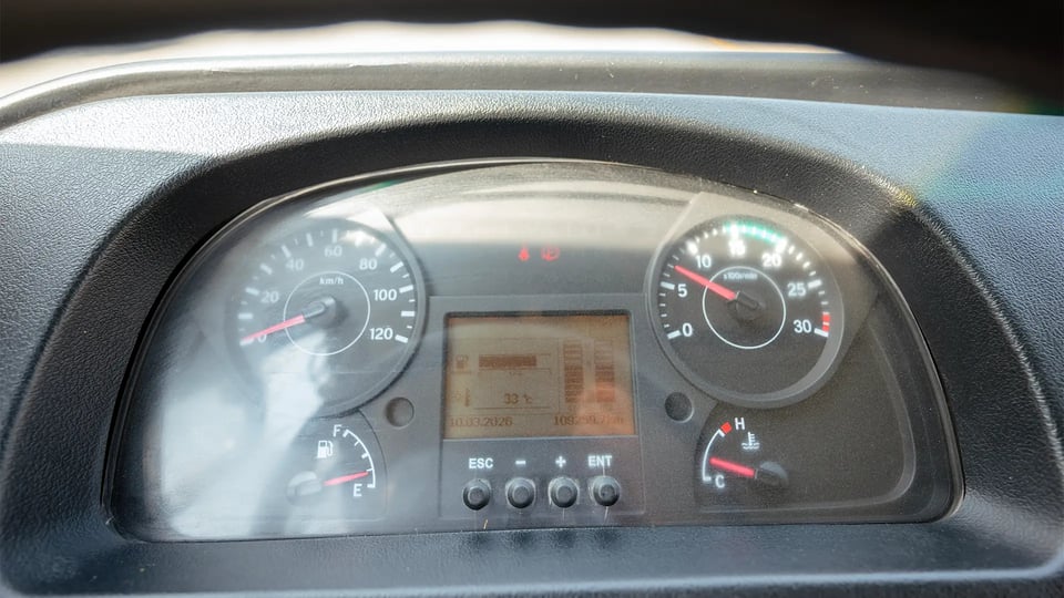 Used 2022 Eicher Skyline Pro in White – Odometer / Mileage Reading View for Sale at First Choice Cars Dubai Sharjah