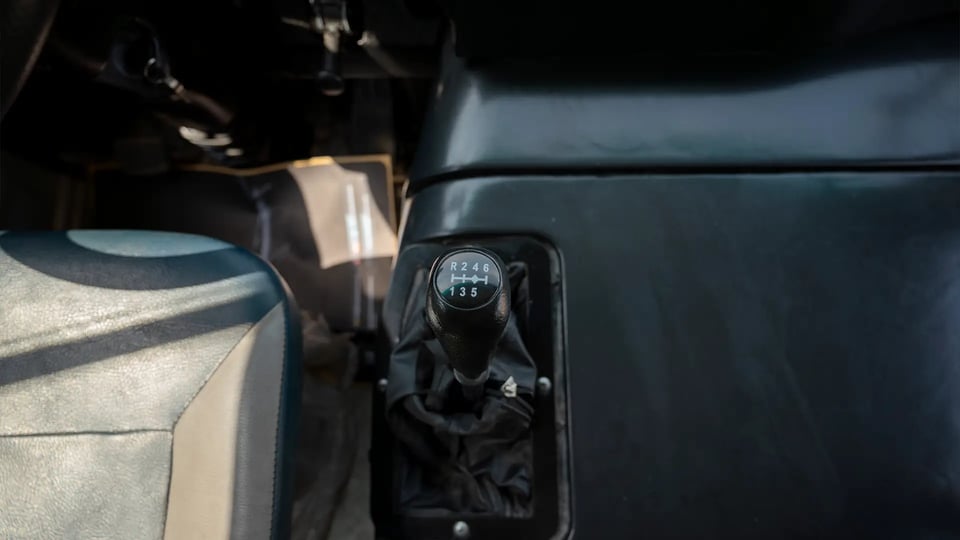 Used 2022 Eicher Skyline Pro in White – Center Console & Gear Shifter for Sale at First Choice Cars Dubai Sharjah