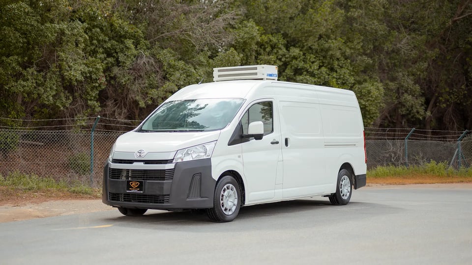 Used 2020 Toyota Hiace GLX High Roof in White – Left Front Diagonal (45°) View for Sale at First Choice Cars Dubai Sharjah