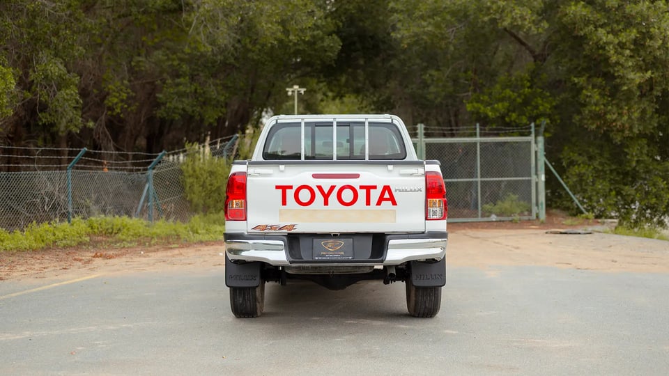 Used 2019 Toyota Hilux DLX Double Cabin in White – Back/Rear View for Sale at First Choice Cars Dubai Sharjah