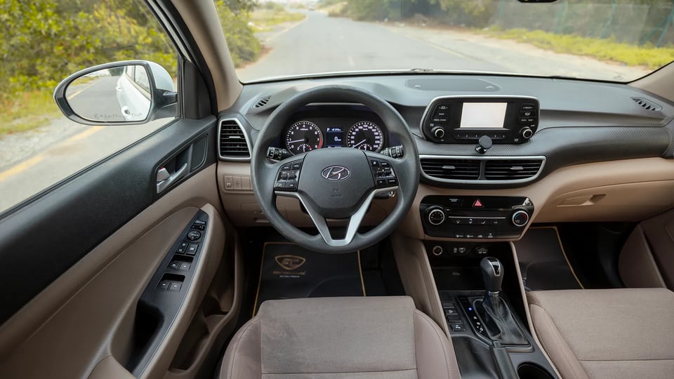 Used 2020 Hyundai Tucson GDI in White – Steering Wheel & Instrument Cluster for Sale at First Choice Cars Dubai Sharjah