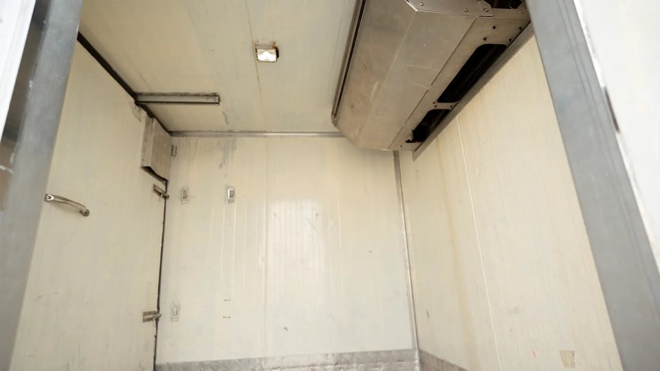 Used 2020 Mitsubishi Canter Chiller Box in White – Chiller Box Right Side Interior View for Sale at First Choice Cars Dubai Sharjah