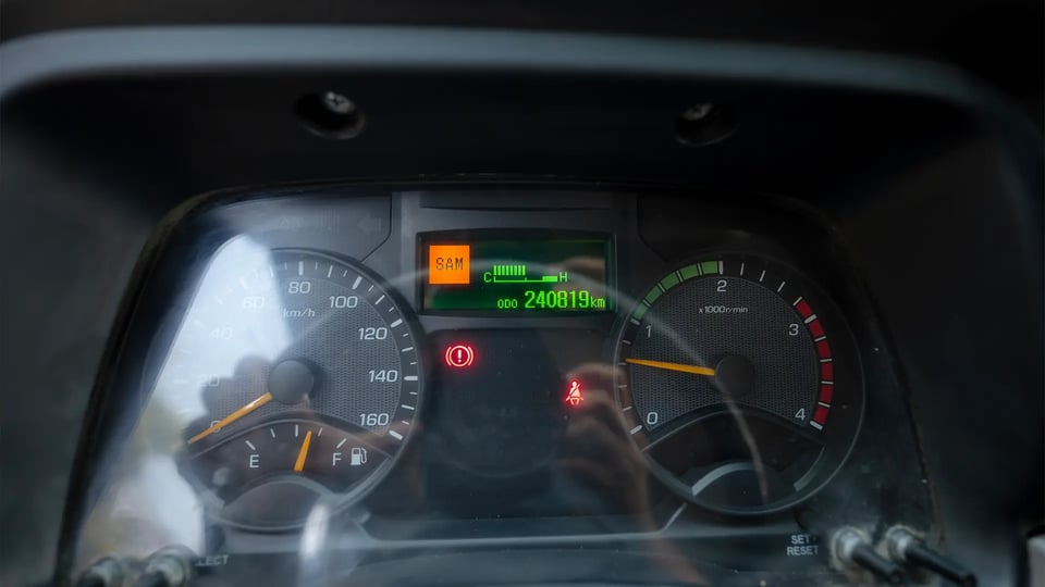 Used 2020 Mitsubishi Canter Chiller Box in White – Odometer / Mileage Reading View for Sale at First Choice Cars Dubai Sharjah