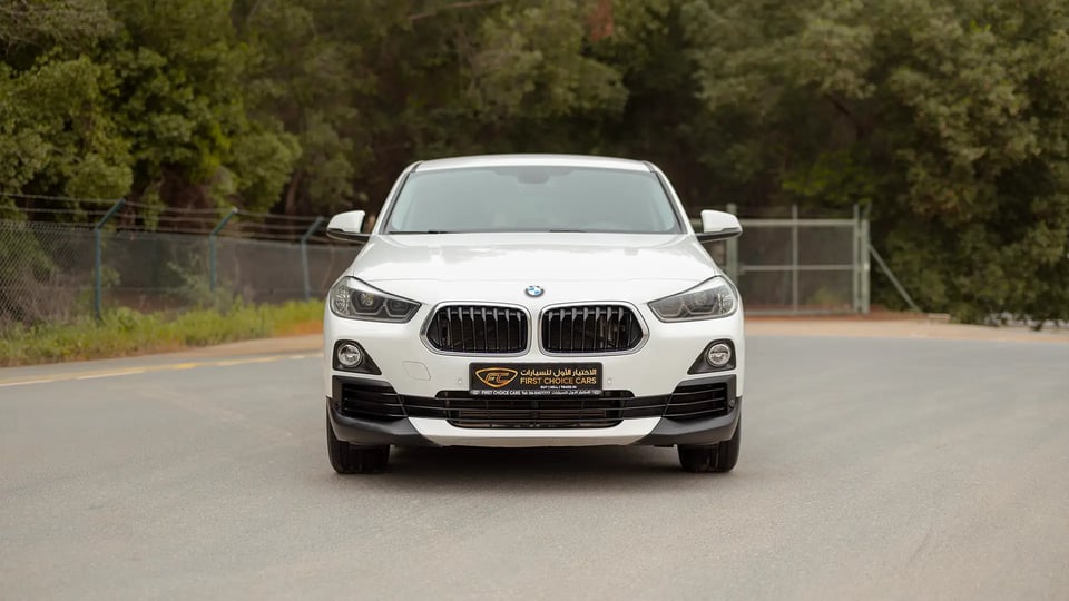 Used 2020 BMW X2 S-Drive 20i in White – Front View for Sale at First Choice Cars Dubai Sharjah