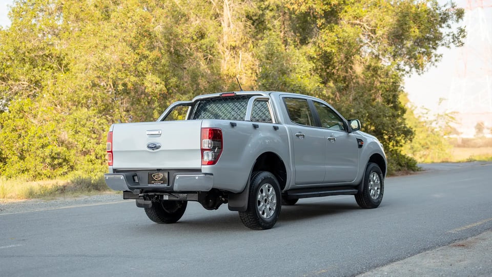 Used 2021 Ford Ranger XL in Silver – Right Back Diagonal (45°) View for Sale at First Choice Cars Dubai Sharjah