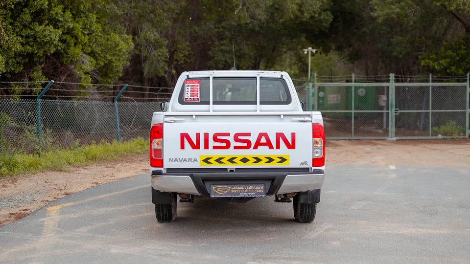 Used 2022 Nissan Navara Asf 2.5L G 2wd Mt in White – Back/Rear View for Sale at First Choice Cars Dubai Sharjah