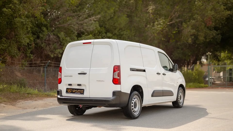 Used 2022 Peugeot Partner Standard in White – Right Back Diagonal (45°) View for Sale at First Choice Cars Dubai Sharjah