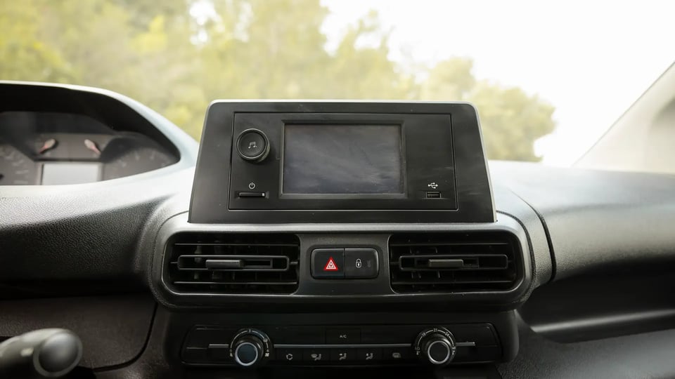 Used 2022 Peugeot Partner Standard in White – Infotainment / Touchscreen System for Sale at First Choice Cars Dubai Sharjah